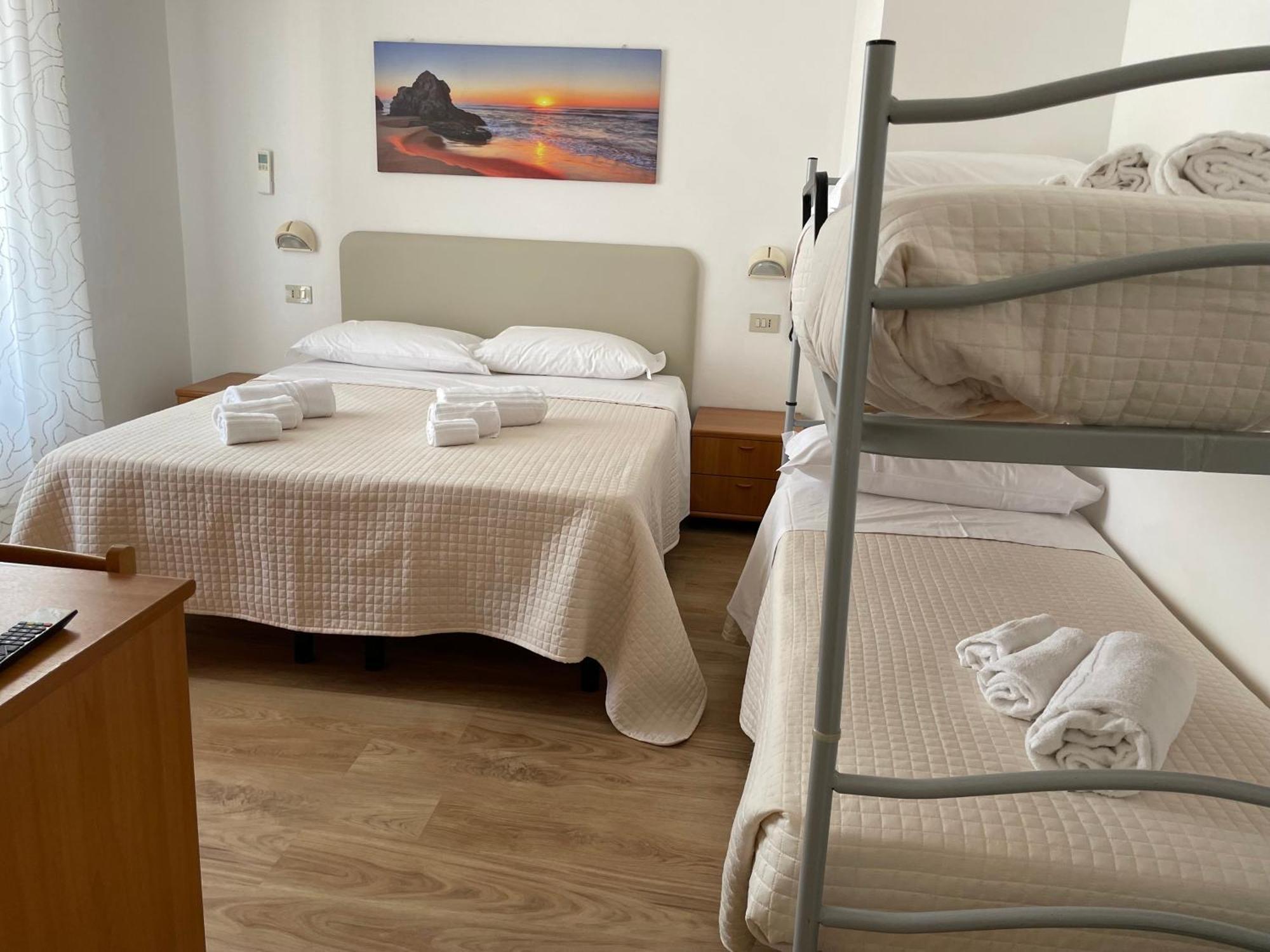 Hotel Barbiani Riccione Extérieur photo