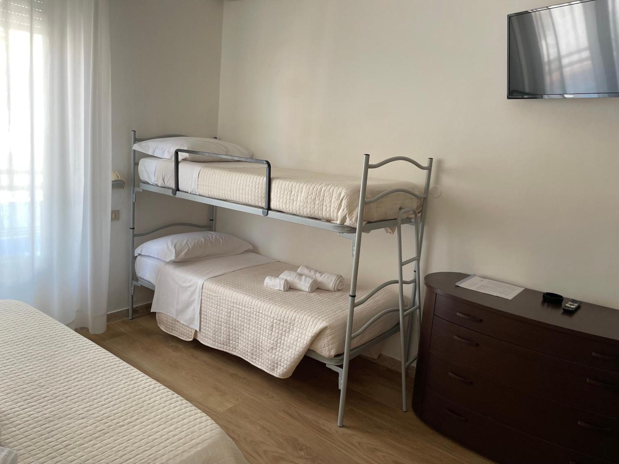Hotel Barbiani Riccione Extérieur photo