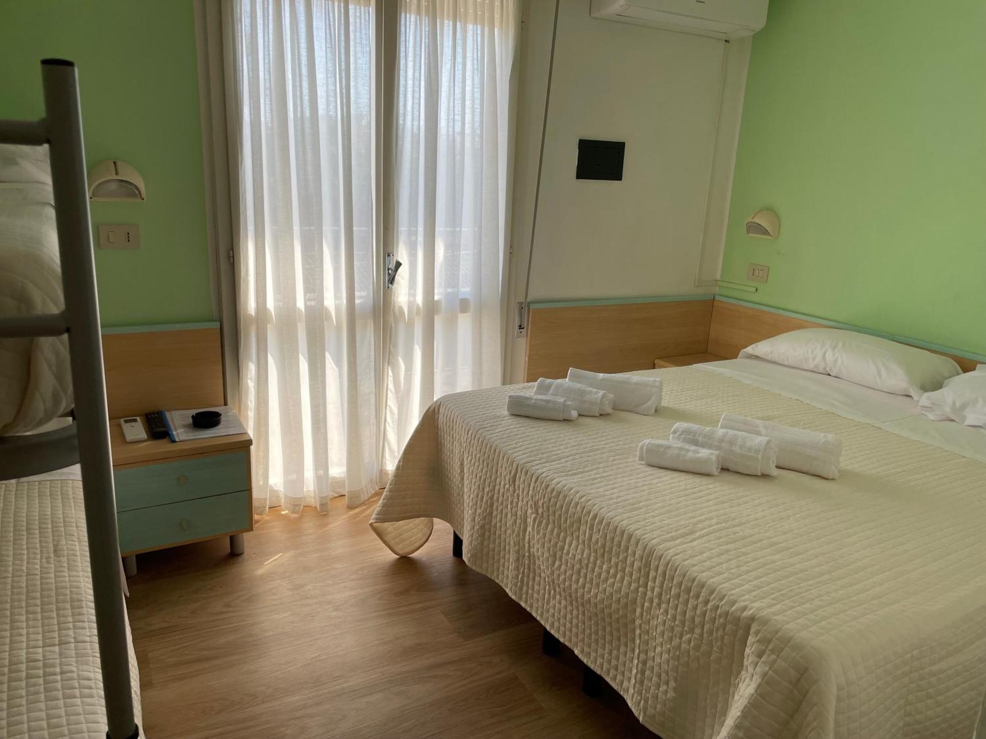 Hotel Barbiani Riccione Extérieur photo