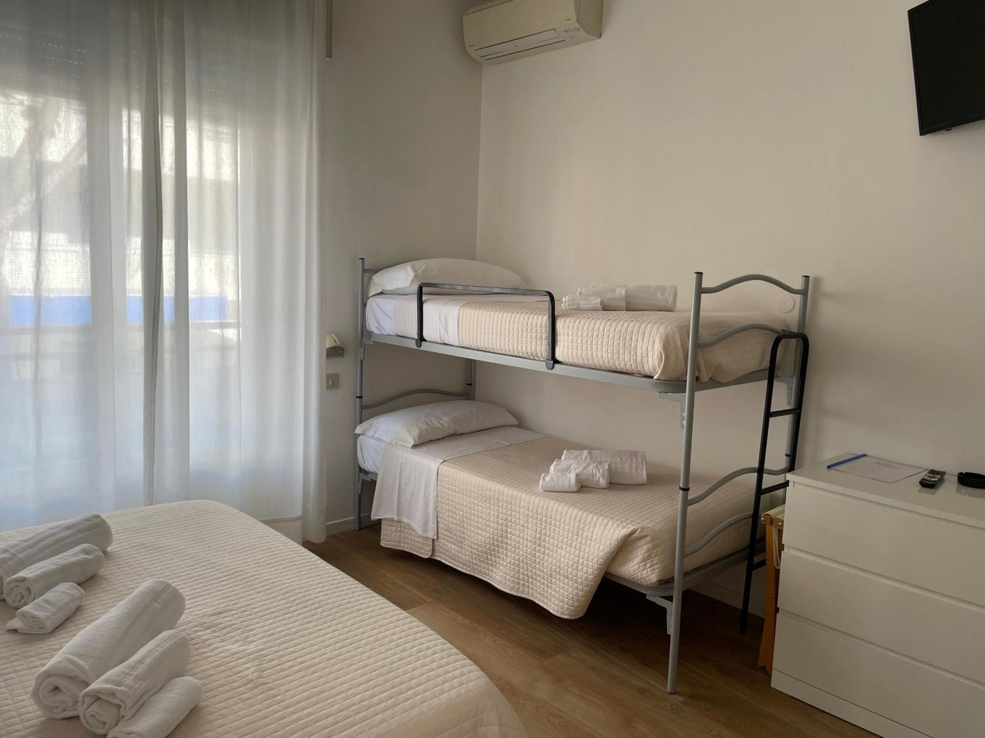 Hotel Barbiani Riccione Extérieur photo